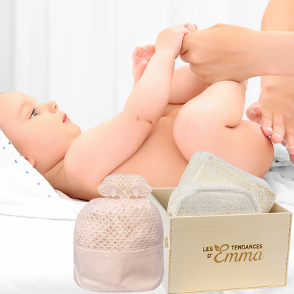 Kit lingettes lavables bébé zéro déchet avec lingettes en coton, sac de rangement et boîte en bois, idéal pour le change.
