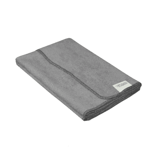 Serviette de toilette 50x70 cm grise ultra absorbante et compacte, idéale pour la salle de sport et les voyages. 