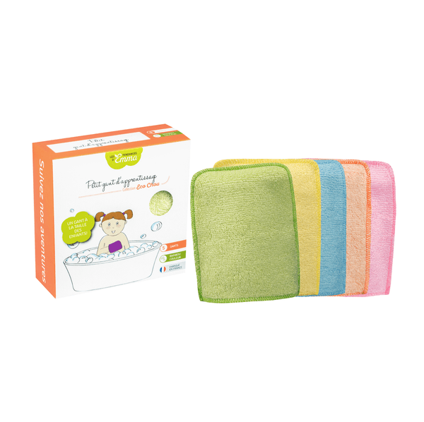 Ensemble de cinq gants de toilette pour enfants en bambou, de différentes couleurs pastel, adaptés à leur taille pour apprendre à se laver seul.